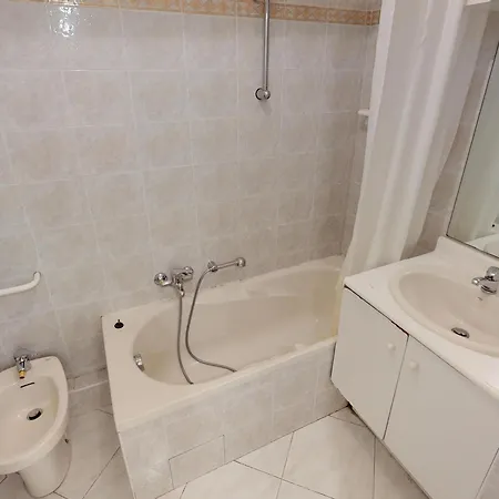 Grand 2p Climatisé, Terrasse, Parking, Centre Menton, Commerces&plages à Pied - Fr-1-196-189 Appartement
