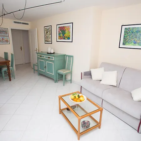 Grand 2p Climatise, Terrasse, Parking, Centre Menton, Commerces & Plages A Pied - Fr-1-196-189 * Menton