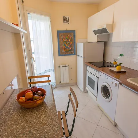 Appartement Grand 2p Climatise, Terrasse, Parking, Centre Menton, Commerces & Plages A Pied - Fr-1-196-189