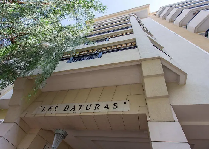 Grand 2p Climatise, Terrasse, Parking, Centre Menton, Commerces & Plages A Pied - Fr-1-196-189 *