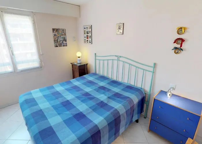 Grand 2p Climatise, Terrasse, Parking, Centre Menton, Commerces & Plages A Pied - Fr-1-196-189 Menton