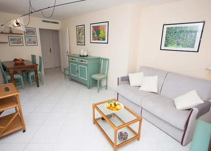 Grand 2p Climatise, Terrasse, Parking, Centre Menton, Commerces & Plages A Pied - Fr-1-196-189 * Menton