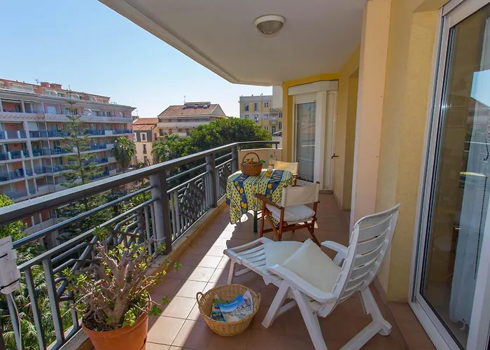 Grand 2p Climatise, Terrasse, Parking, Centre Menton, Commerces & Plages A Pied - Fr-1-196-189 公寓 *